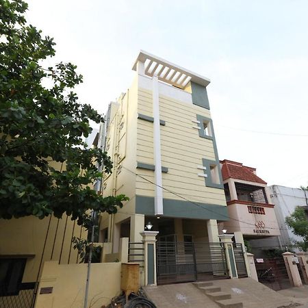 Oyo 14934 Kalyani Grand Hotel Madras Buitenkant foto