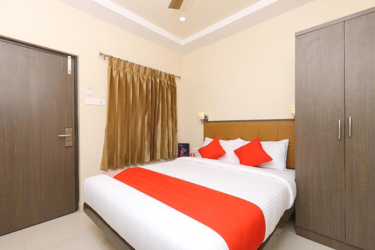 Oyo 14934 Kalyani Grand Hotel Madras Buitenkant foto