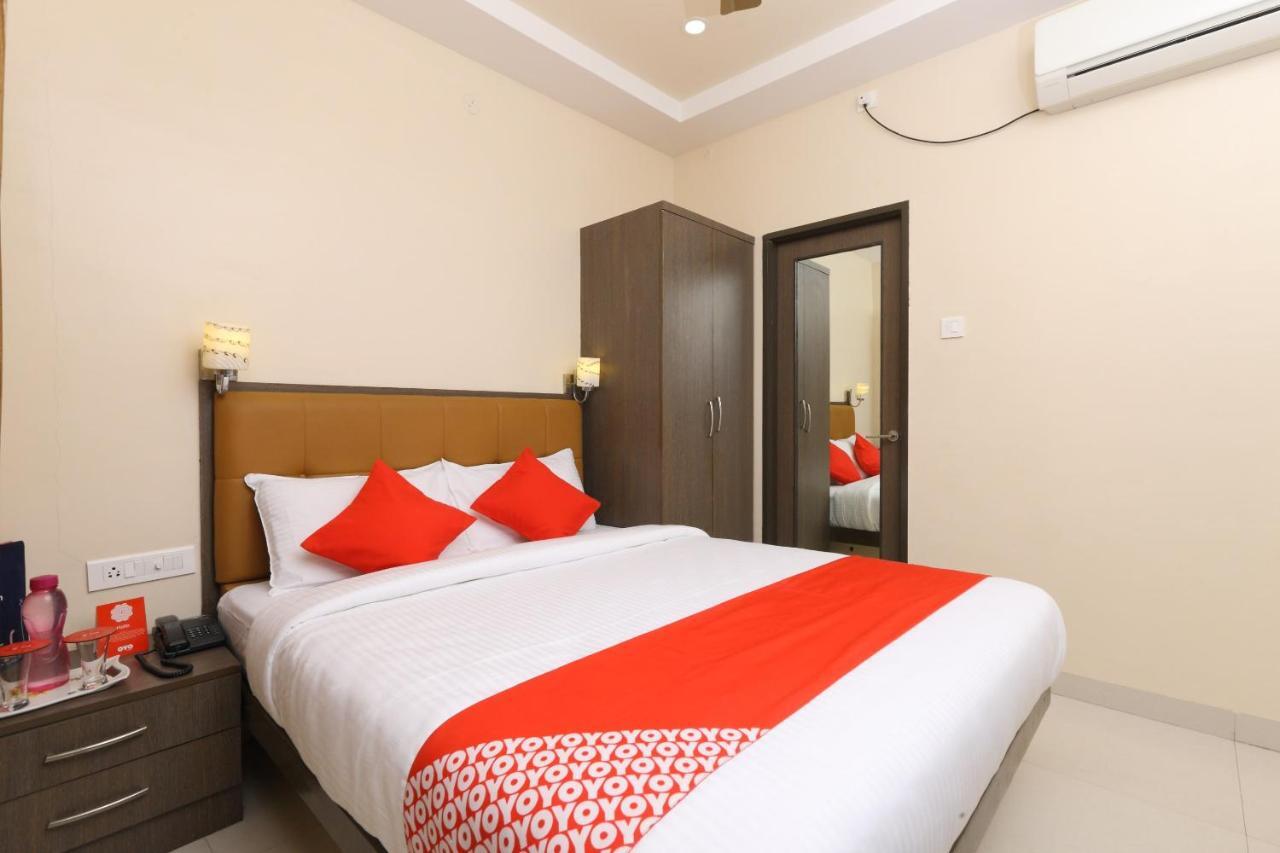 Oyo 14934 Kalyani Grand Hotel Madras Buitenkant foto