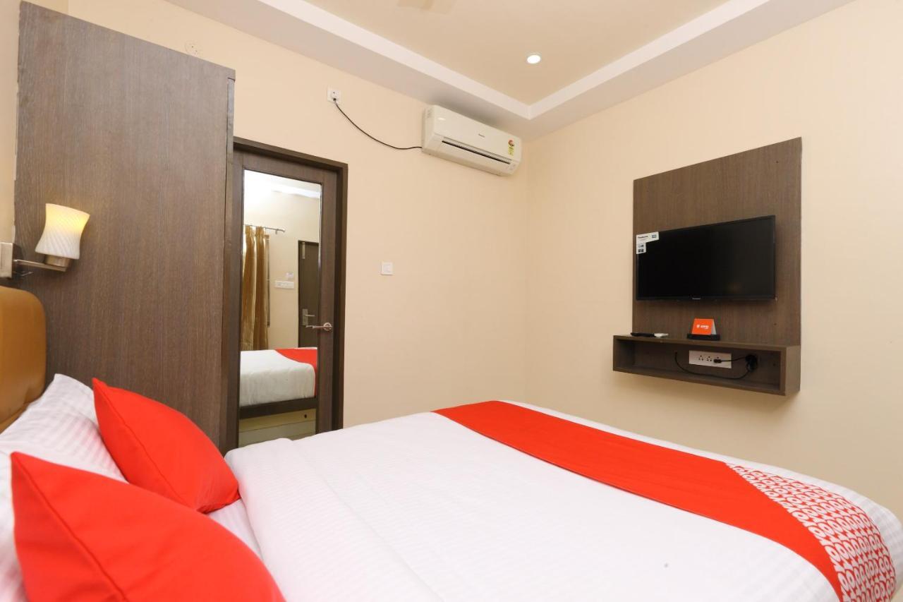 Oyo 14934 Kalyani Grand Hotel Madras Buitenkant foto