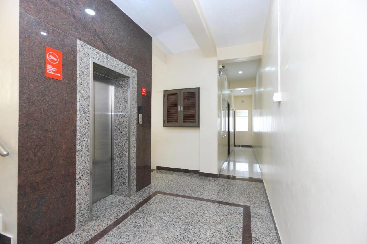 Oyo 14934 Kalyani Grand Hotel Madras Buitenkant foto
