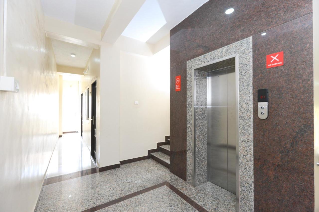 Oyo 14934 Kalyani Grand Hotel Madras Buitenkant foto
