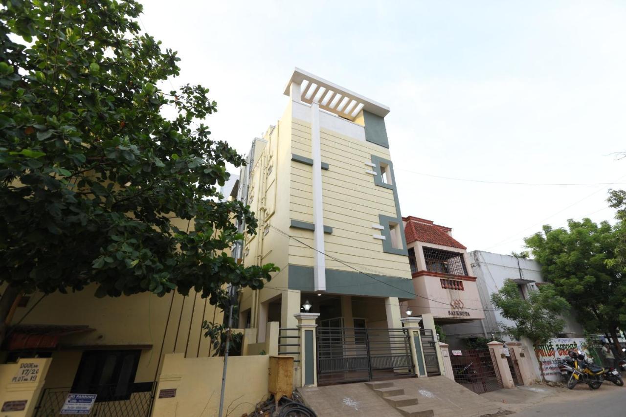 Oyo 14934 Kalyani Grand Hotel Madras Buitenkant foto